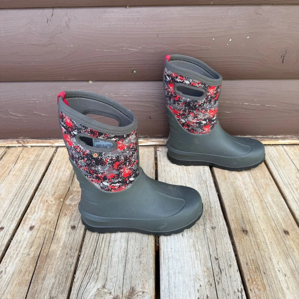Bogs Neo-Classic Camo Winter Boots Youth Size 4 Gray Red Waterproof Insulated